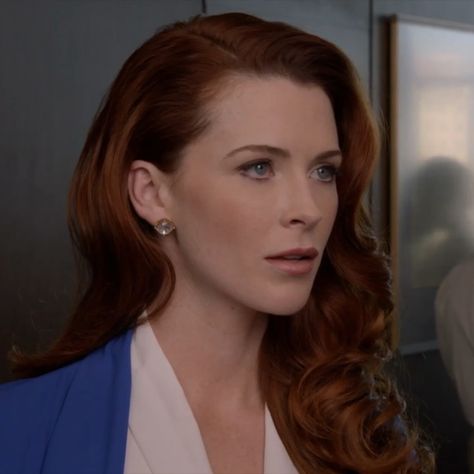 Bridget Regan Red Hair, Alicia Berenson, Diana Burnwood, Rose Solano, Bridget Regan, Jane The Virgin, Middle Aged Women, Batwoman, Color Shades