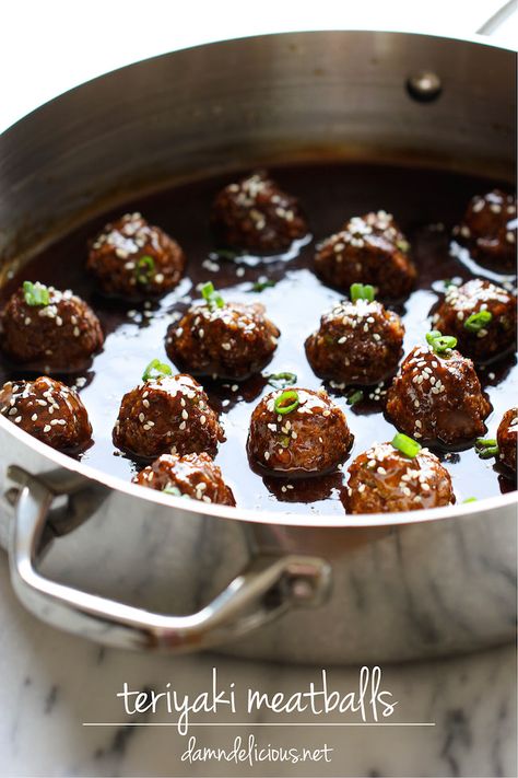 Sweet Teriyaki Sauce, California Rolls, Teriyaki Meatballs, Tender Meatballs, Pressure Cookers, Teriyaki Sauce, Snacks Für Party, Meatball Recipes, Beef Dishes