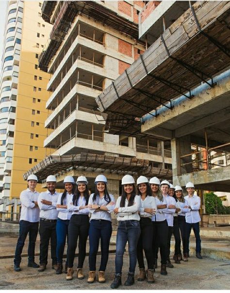 Female Engineer Outfit Work, Architect Outfit Women Construction, Architect Jokes, Engineering Outfit, Engineer Outfit, Engineering Disasters, Architect Fashion, Construction Outfit, Ing Civil