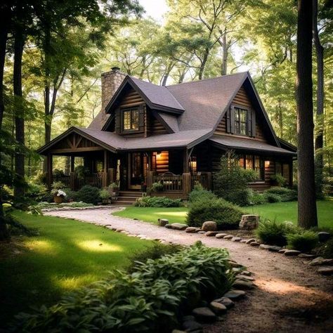 Cottage Like Home Exterior, Country Side House Design, Wood Cabin House Exterior, Home In The Woods Exterior, Houses That Blend In With Nature, House By The Woods, Building A House In The Woods, Rustic House Farmhouse Exterior, Cute Cabin Exterior