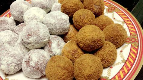 A recipe that’s free of fuss and is an easy treat to make as a family or a barkada, graham balls are perfect for any occasion that calls for a sweet finish | Panlasang Pinoy Recipes Graham Balls Recipe, How To Make Graham, Graham Balls, Graham Recipe, Pinoy Merienda, Panlasang Pinoy Recipe, Pinoy Dessert, Pinoy Recipe, Easy Treats To Make