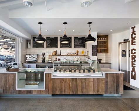 Coffee Shop Display Counter, Cafe Counter Design, Coffee Shop Display, Shop Display Counter, Candy Store Display, Coffee Shop Counter, Shop Counter Design, Restaurant Design Inspiration, Cafe Counter