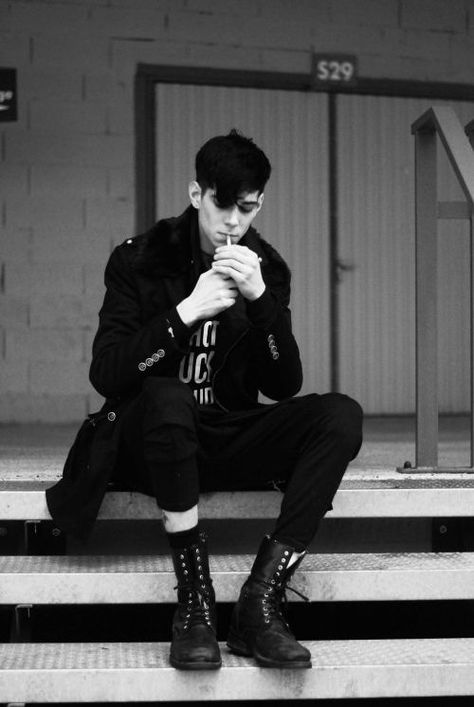 Goth Goth Male, Drop Kick, Goth Guy, Female Ocs, 80s Goth, Goth Guys, Goth Model, Tokyo Street Fashion, Style Indie