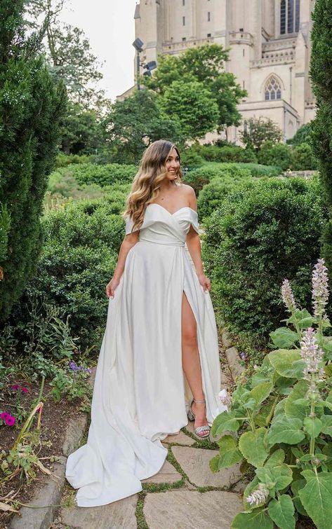 Peru Wedding, Boho Wedding Dress Simple, Designer Bridal Dress, Stella York Style, Stella York Bridal, Starry Night Wedding, Stella York Wedding Dress, The White Room, Flare Wedding Dress