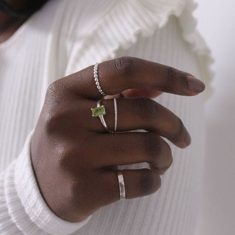 Silver Ring Aesthetic Simple, Ring Combinations Silver, Silver Rings Stack Aesthetic, How To Stack Rings, Haley Aesthetic, Solitaire Ring Stack, Ring Sets Silver, Silver Simple Rings, Ring Arrangement