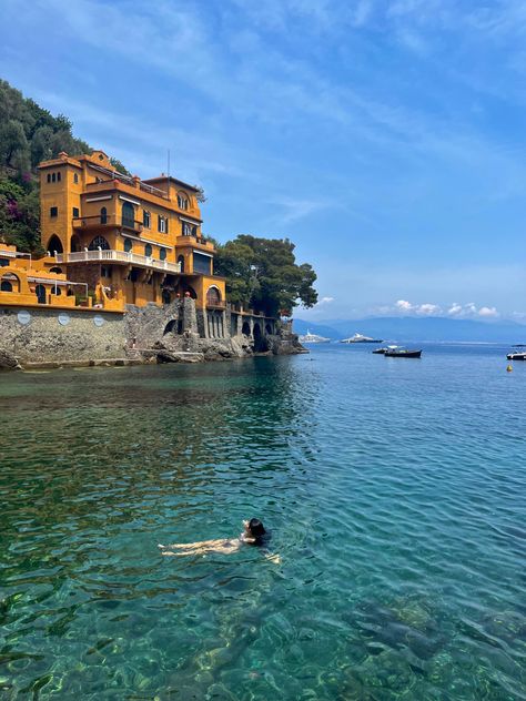 Portofino Italy Aesthetic, Portofino Beach, Portofino Aesthetic, Italy Swimming, Italian Rivera, Aesthetic Visionboard, Glitter Water, South Italy, Pic Aesthetic