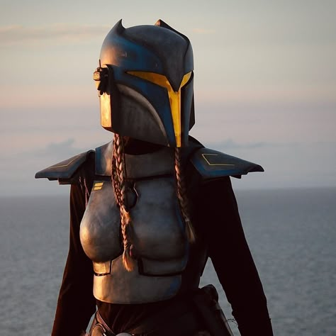 Mandolorian Costume Women, Mandalorian Women, Female Mandalorian Armor, Mando Costume, Female Mandalorian, Mando Cosplay, Mandalorian Armour, Starwars Cosplay, Mandalorian Costume