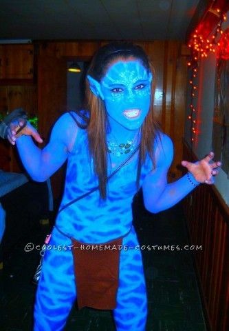 Hey Guys! I love the movie Avatar and decided to do a homemade version of the female Avatar costume, since the store brand doesn\'t have sizes tha Avatar Costume, Diy Girls Costumes, Avatar Halloween, Loin Cloth, Avatar Cosplay, Brown Swimsuit, Blue People, Babymoon Photos, Homemade Costumes