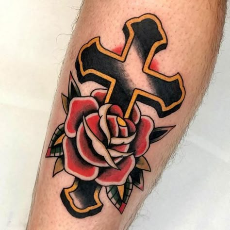 Christian American Traditional Tattoos, Traditional Cross Tattoo, Cross With Roses Tattoo, Traditional Tattoo Cross, Cross With Roses, Cross Tattoo On Hand, German Tattoo, Tato Tradisional, Bible Tattoos