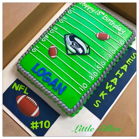 Football Sheet Cake, Football Field Cake, Football Cakes, Pull Aparts, Seattle Seahawks Football, Candy Birthday, Football Birthday Party, Candy Birthday Party, Kids Themed Birthday Parties