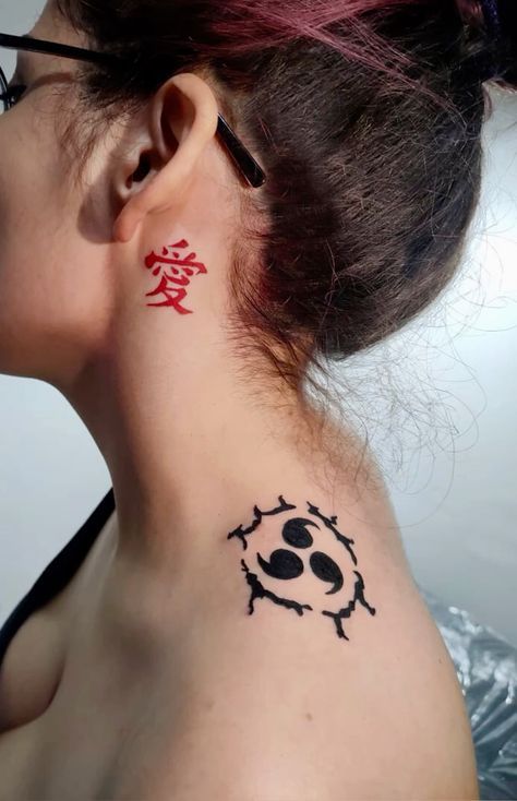 Gaara Mark Tattoo, Master Jiraiya Tattoo, Naruto Symbols Tattoo, Neck Tattoo Anime, Gaara Tattoo Ideas, Anime Tats, Gaara Tattoo, Simbolos Tattoo, Kanji Tattoo