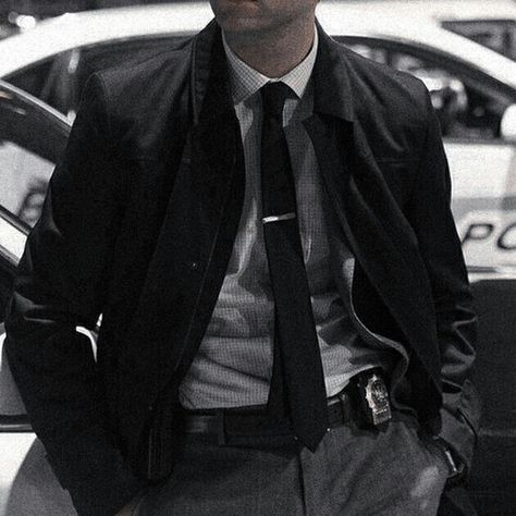 Spy Man Aesthetic, Detective Man Aesthetic, Spy Core Outfits, Fbi Vest Aesthetic, Fbi Special Agent Aesthetic, Fbi Outfit Men, Detective Aesthetic Men, Kgb Spy Aesthetic, Security Aesthetic Male