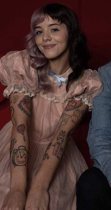 Melanie Martinez Tattoo Ideas, Melanie Martinez Tattoo, Aesthetic Melanie Martinez, Martinez Tattoo, Laura Anunnaki, Melanie Martinez Music, Sza Singer, Melanie Martinez Live, Tattoo Black And White