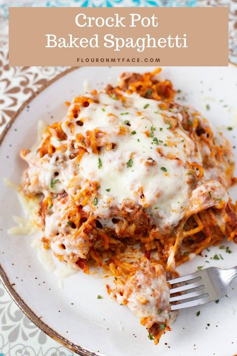 Delicous and cheesty crock pot baked spaghetti. Spaghetti Bake Crockpot, Crock Pot Recipes Spaghetti, Slow Cooker Baked Spaghetti, Crock Pot Baked Spaghetti, Crockpot Spaghetti With Ricotta Cheese, Baked Spaghetti In Crockpot, Crockpot Baked Spaghetti Slow Cooker, Pasta For A Crowd Crockpot, Crockpot Cheesy Spaghetti