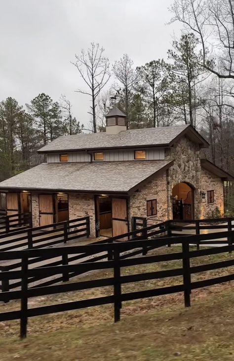 Manifestation House, Cobblestone House, Simple Horse Barns, Minecraft Barn, Porch Farmhouse, Horse Barn Designs, Horse Shelter, Storybook Homes, Barn House Design