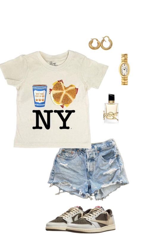 outfit inspo 🩷   tags: #outfitinspo #nyc #nycgirl #citygirl #citylife #downtowngirl #downtowngirlaesthetic #nycgirlaesthetic #nycmodel #nycoutfit #casualnycoutfit #nyctourist #summernyc #nightinnyc #outfitnyc I Love Ny Shirt Outfit Aesthetic, I Love Ny Shirt Outfit Y2k, I Heart Nyc Shirt Outfit, I Love New York Shirt Outfit Aesthetic, Nyc Shirt, Collage Outfits, Nyc Girl, Outfit Collage, Cute Fits