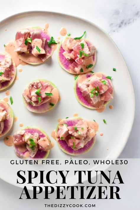 These spicy tuna appetizers are perfect for a healthy party treat. Slightly seared tuna with a spicy mayo sauce topped on radish (or crackers) make a healthy snack. Tuna Bites, Tuna Appetizer, Dizzy Cook, Migraine Diet, Tuna Mayo, Keto Seafood, Paleo Appetizers, Awesome Appetizers, Spicy Tuna Roll