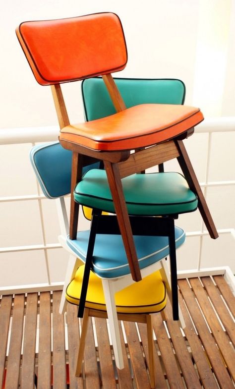 Cafe Armchair, Old Chairs, Retro Chair, Colorful Chairs, Funky Furniture, Retro Furniture, Antique Inspiration, Vintage Chairs, Furniture Inspiration