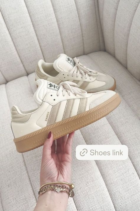 These classic and stylish Adidas sneakers are a must-have shoe for any wardrobe! The neutral color can be styled with so many outfits and they are perfect shoe for chic everyday outfits. Tap to shop! Neutral Everyday Shoes, Clean Girl Sneakers, Womens Casual Tennis Shoes, Trendy Women’s Shoes, Classy Sneakers Women, Neutral Sneakers Outfits, Women’s Fashion Sneaker, Business Casual Tennis Shoes, Braid Heatless Curls