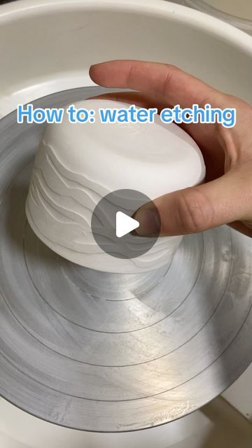 cleo on Instagram: "How to do water etching on ceramics! Tip: if you don’t have coloured wax you can use food colouring to give it a colour!! It just burns off in the kiln like normal 🙂 
It’s a super easy way to add texture to your pottery:
1. Get a bone dry pot (greenware)
2. Use wax resist to make a pattern
3. Wait for the wax to dry
4. Use a damp sponge to wipe away the clay around the pattern
5. Bisque and glaze as usual!

#ceramics #pottery #wateretching #waxresist #clay #greenware" Wax Resist Pottery Patterns, Wax Relief Pottery, Water Etching Pottery, Water Etching Ceramics, Wax Resist Pottery, Pottery Colors, Ceramic Carving, Etched Pottery, Clay Techniques