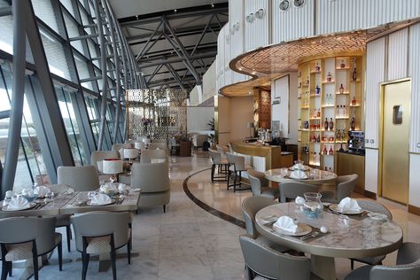 Oman Airport, Muscat Airport, Slow Lounge Airport, First Class Lounge Airport, Airport Vip Lounge Floor Plan, Luxury Airport Lounge, Qatar Airways Business Cabin, Airport Restaurant, Oman Air