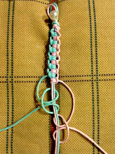 Bracelets Tutorials, Simpul Makrame, Tapestry Macrame, Basic Macrame, Types Of, Macrame Bracelet Diy, Macrame Bracelet Patterns, Macrame Tapestry, Luxurious Jewelry