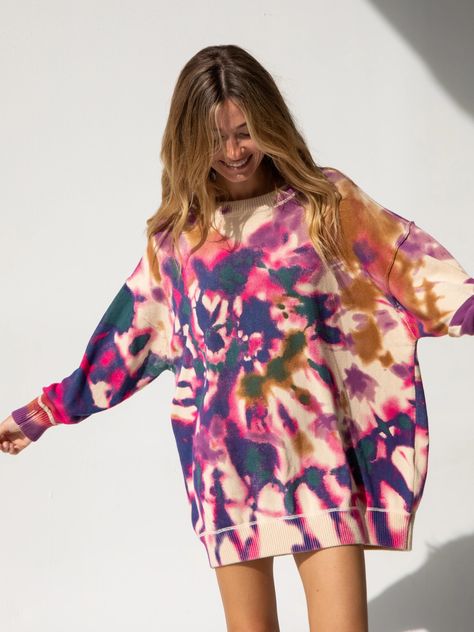 Taylor Oversized Cotton Sweater - Sunrise Tie-Dye – Natural Life Tie Dye Pajamas, Fall Tie Dye Shirts, Tye Dye Outfits Fashion, Tie Dye Color Combinations, Tye Dye Ideas, Unique Tie Dye Patterns, Classy Tie Dye, Tie Dye Ideas, Tie Dye Crochet