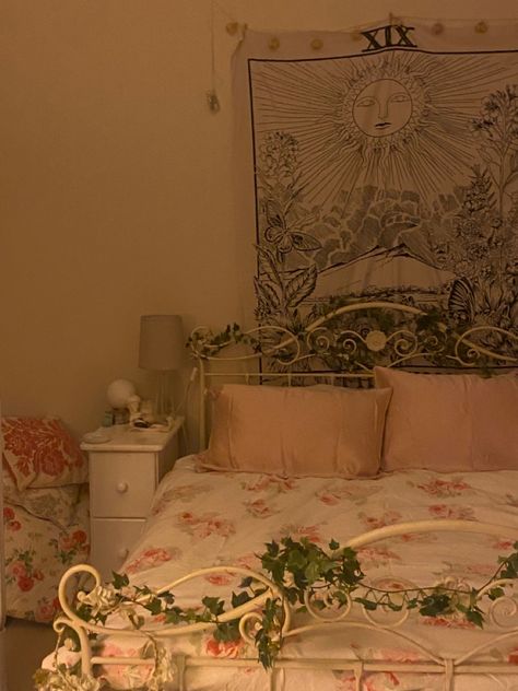 Angelcore Bedroom Aesthetic, Rose Vines Room Decor, Angelic Bedroom Aesthetic, Lovecore Bedroom Aesthetic, Red Coquette Bedroom Aesthetic, Rose Vines Bedroom, Dollete Bedroom, Red Bedroom Ideas Aesthetic, Pink And Red Bedroom Aesthetic