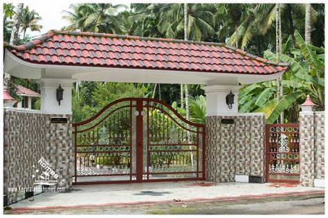 Gate Design Kerala, Modern Main Gate Designs, Gate Designs Modern, House Main Gates Design, House Fence Design, Front Gate Design, Entrance Gates Design, Modern Entrance, Kerala House Design