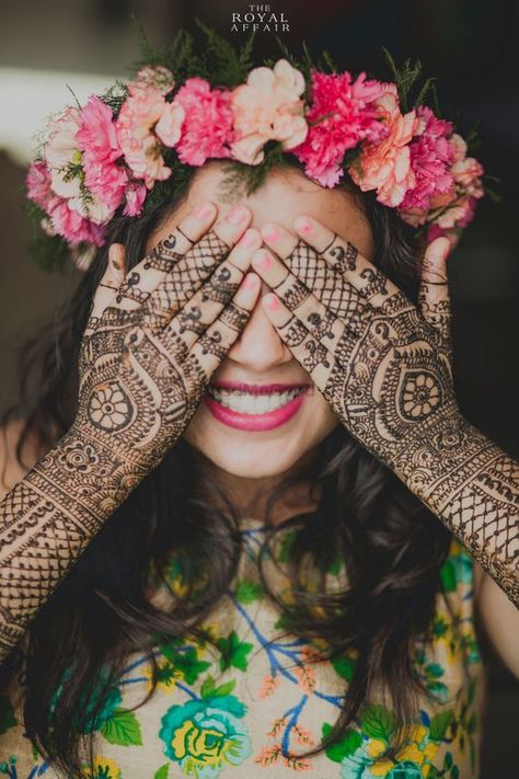 Photo of Photographs during mehendi ceremony Mehendi Photoshoot, Mehendi Photography, शादी की तस्वीरें, Bridesmaid Photoshoot, Indian Wedding Photography Couples, Bridal Photography Poses, Bride Photography Poses, Wedding Photoshoot Poses, Bride Photoshoot