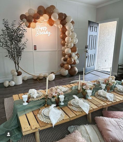 Boho Aesthetic Birthday Party, Hijab Party Ideas Decoration, Boho Bday Party Ideas, 26th Birthday Ideas For Women, 30th Birthday Party Ideas, Picnic Party Decorations, Indoor Birthday, Backyard Birthday Parties, Birthday Table Decorations