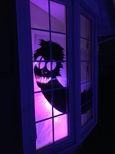 Beetlejuice worm window silhouette for O'Vega halloween theme Tim Burton Themed Halloween Party, Beetle Juice House Decor, Beetlejuice Snake Diy, Beetlejuice Haunted House, Beetle Juice Decorations, Tim Burton Party Ideas, Beetle Juice Halloween Decorations, Tim Burton Themed Party, Beetle Juice Party