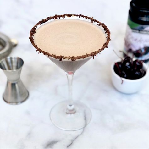 dark chocolate cherry martini - Jackie Newgent Chocolate Cherry Cocktail, Chocolate Cake Martini, Screwball Chocolate Martini, Chocolate Cherry Martini, Hazelnut Espresso Martini, Cherry Martini, Barista Fashion, Maraschino Cherries, Chocolate Liqueur