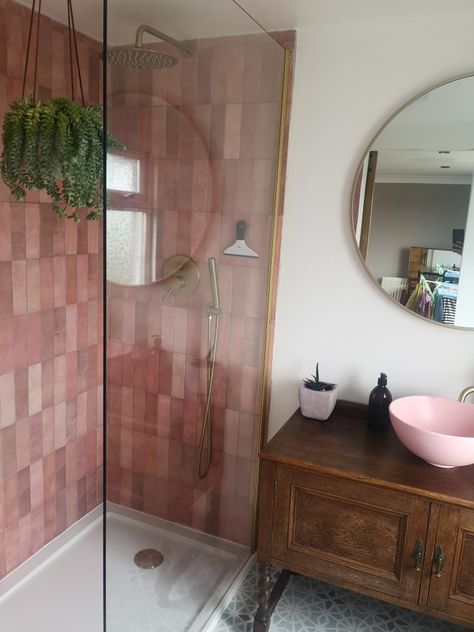 Pink Porcelain Bathroom, Tiny Pink Bathroom, Pink Backsplash Bathroom, Pink And Wood Bathroom, Pink Bathroom Tiles Vintage, Pink Quartz Bathroom, Sulking Room Pink Bathroom, Bathroom Remodel Pink, Pink Tile Shower