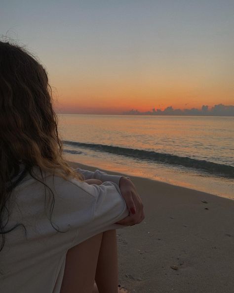 Watching The Sunrise Aesthetic, Watching Sunrise Aesthetic, Florida Core Aesthetic, Watching Sunset Aesthetic, Lala Core, Coco Core, Scarlett Core, Sunrise Watching, Madi Core