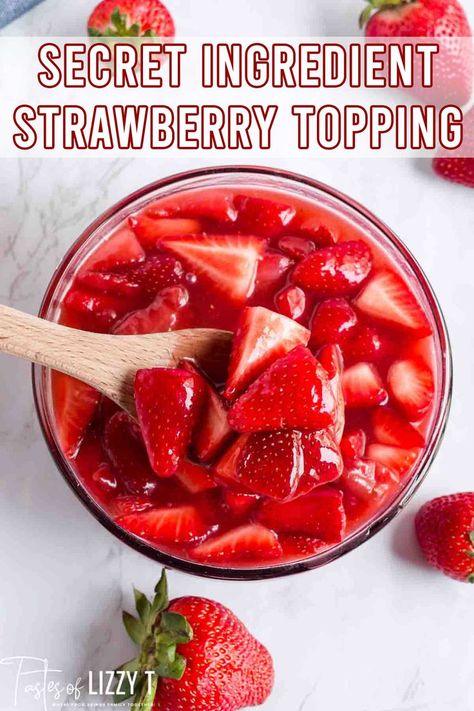 Homemade Strawberry Topping, Sweet Sauces, Dessert Dip, Homemade Strawberry Sauce, Berry Recipes, Cheesecake Toppings, Cooking Stuff, Strawberry Shortcake Recipes, Strawberry Dessert