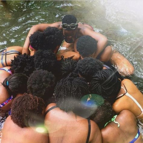 Deep Picture, Girls Power, Beautiful Black Hair, Unapologetically Black, Black Queens, Pelo Afro, Black Photography, Afro Hair, Black Love Art