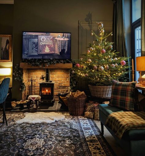 Inglenook fireplace. Open fireplace. Wood burning stove Dark Moody Dining Room, Dark And Moody Dining Room, Rustic Christmas Living Room, Christmas Tree In A Basket, Fireplace Wood Burning, Moody Dining Room, Wood Burning Stoves Living Room, Log Burning Stoves, Wood Stove Fireplace