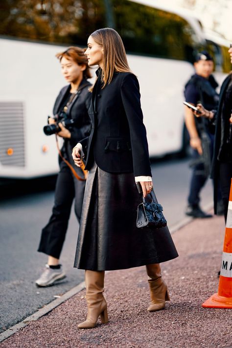 Blazer Street Style, Estilo Olivia Palermo, Minimal Street Style, Woman In Black, Olivia Palermo Style, Looks Street Style, Olivia Palermo, All Black Outfit, Blazer Black