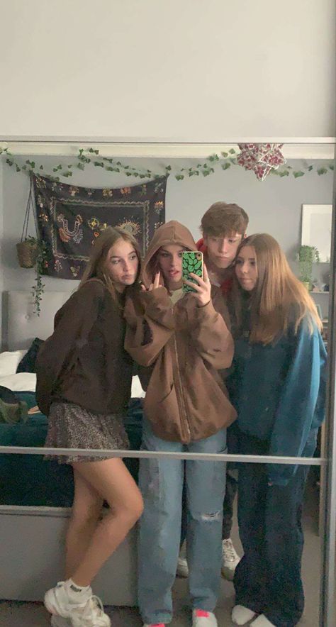 Two Boys Two Girls Squad, 3 Girls 1 Boy Friendship Aesthetic, 3 Girls 1 Boy Friendship, Friendship Aesthetic Art, Boy Friendship Aesthetic, Boy Girl Friend Group, 3girls 1boy Friends Aesthetic, 2 Girls 1 Boy, Boy Friendship