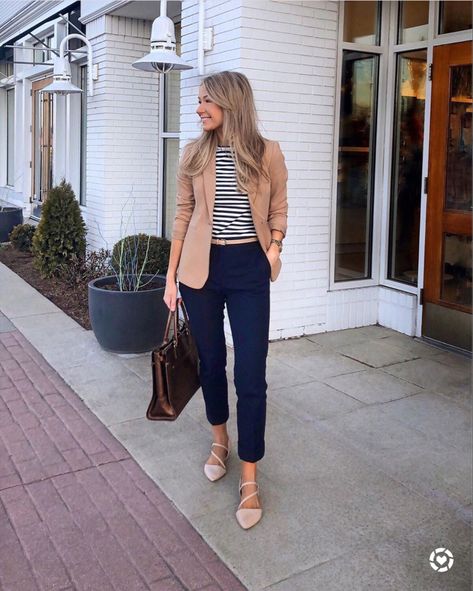 Women Work Outfits, J Crew Outfits, Work Attire Women, Look Office, Blazer Outfits For Women, Spring Work Outfits, Tan Blazer, Business Casual Outfits For Women, Blazer Outfit