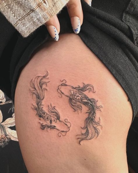 20 Absolutely Stunning Thigh Tattoos For Women Tattos For Guys, Dragon Thigh Tattoo, Thigh Tattoos For Women, Goldfish Swimming, Goldfish Tattoo, Pisces Tattoos, Ghost Tattoo, Koi Fish Tattoo, Thigh Tattoos