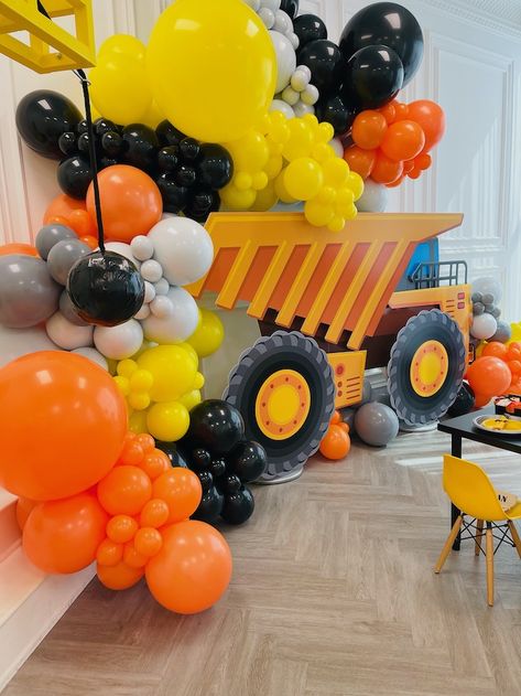 Dump Truck Birthday Party Ideas Construction Theme, Construction Birthday Party Backdrop, Construction Party Decorations, Construction Baby Shower, Construction Theme Birthday Party, Construction Theme Party, Construction Birthday Parties, Construction Theme, Themed Birthday Cakes