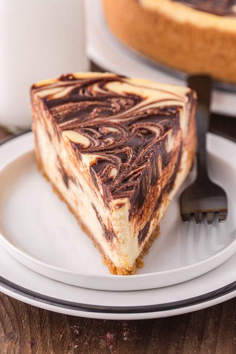 Chocolate Swirl Cheesecake Recipes, Chocolate Swirl Cheesecake, Chocolate Swirls, Gingerbread Cheesecake, Swirl Cheesecake, Vanilla Filling, Gluten Free Cheesecake, Vanilla Cheesecake, Chocolate Swirl