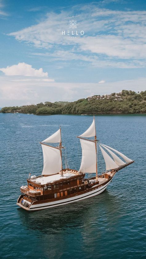 Riverside Resort, Sailing Dinghy, Komodo National Park, Komodo Island, Cool Boats, A Yacht, Wild Adventures, Yacht Charter, Archipelago