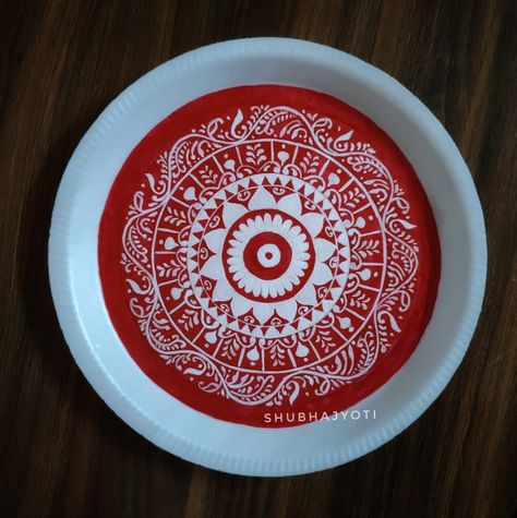 #Unique design | #Alpona #design | Painting on #thermocol plate | #diy Thermocol Craft, Alpona Design, Mural Art Design, Plate Crafts, Mural Art, Diy Wall Decor, Bottle Crafts, Creative Design, Acrylic Painting