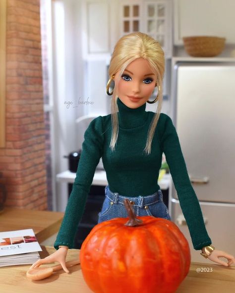 E L A (@age_barbie) | instagramový profil Barbie Diy Clothes, Autumn Barbie, Barbie Funny, Barbies Pics, Custom Barbie, Barbie Halloween, Bad Barbie, Diy Barbie Clothes, Doll Model