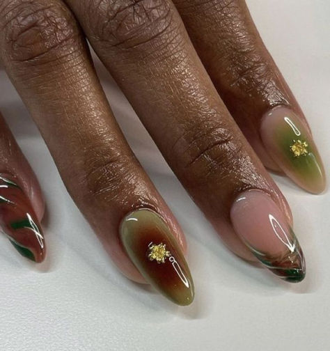 Simple Ethereal Nails, Earthy Nails Designs Short, Hippie Acrylic Nail Designs, Earthy Almond Nails, Light Aura Nails, Fantastic Mr Fox Nails, Earth Tones Nails, Hazel Nails, Street Style Nails