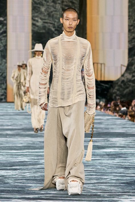 Balmain Spring 2023, Hunger Games Fashion, Spring 2023 Ready To Wear, Balmain Men, 2023 Ready To Wear, Hippie Costume, Fashion Mood Board, Knitwear Fashion, Spring 2023