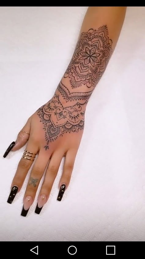 Mandala Tattoos For Women, Popular Tattoo Designs, Mandala Wrist Tattoo, Wrist Band Tattoo, Mandala Hand Tattoos, Henna Style Tattoos, Cuff Tattoo, Henna Inspired Tattoos, Hand Tattoos For Girls